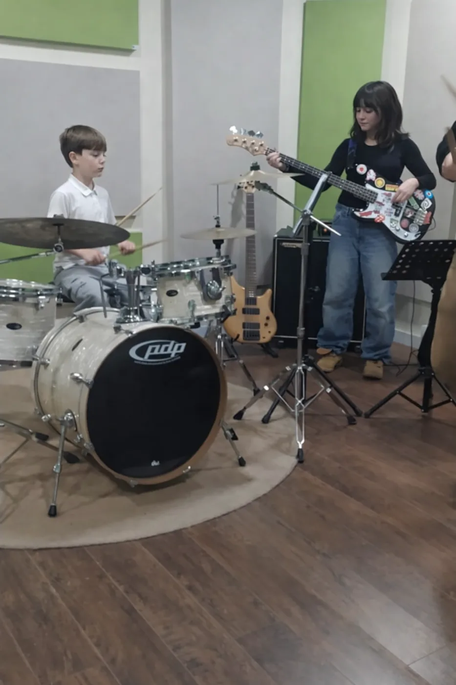 Band Lab ragazzi a Tivoli: lezione di musica d’insieme con batteria e basso